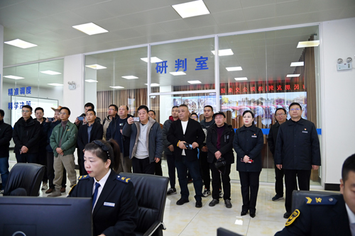 慶祝建司70周年！洛陽公交集團(tuán)邀請市民代表“零距離”探秘公交01.JPG